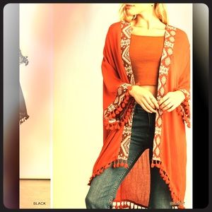 NWT Umgee M/L Terracotta Aztec Wrap w/ Pom Hem